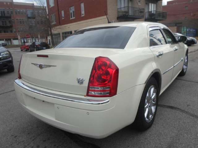 2008 Chrysler 300 C HEMI 4dr Sedan